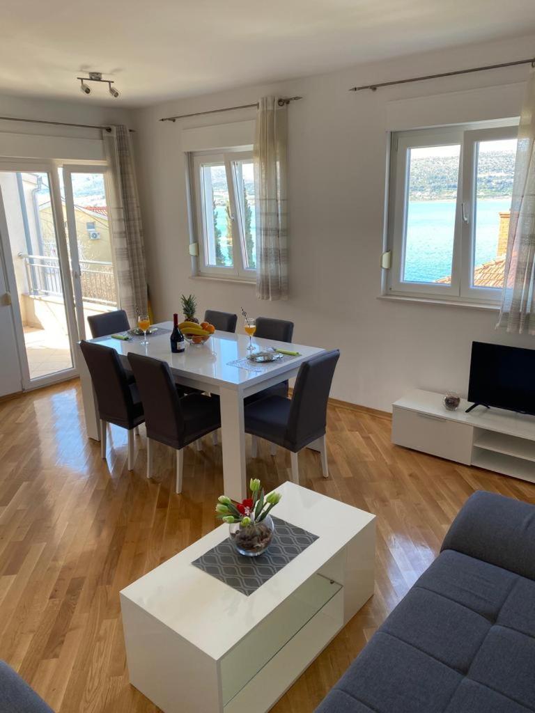 Dina Apartment Trogir Exterior photo